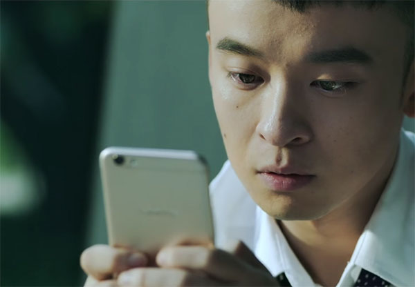 然後每一天在同一时间也给她传个短讯,会令她又期待又窝心